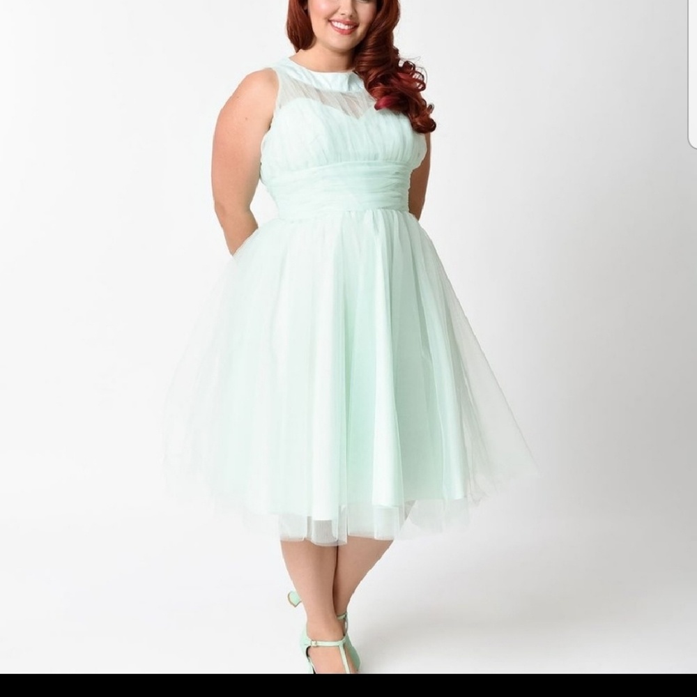 Unique Vintage Roosevelt Dress size 20